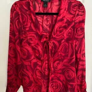 White House/Black Market red button up red blouse size 6.